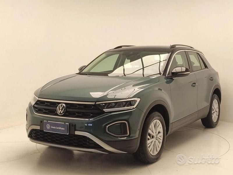 Usata VW T-Roc Life 116 CV (85 kW) 2025 Blu SUV