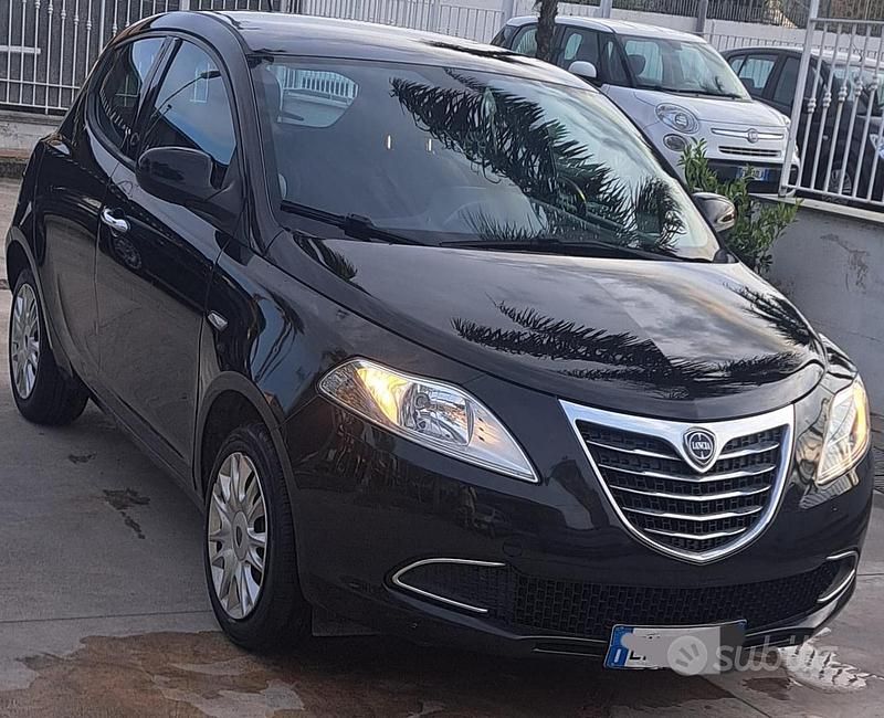 Usata Lancia Ypsilon Silver 69 CV (50 kW) 2011 Nero Utilitaria