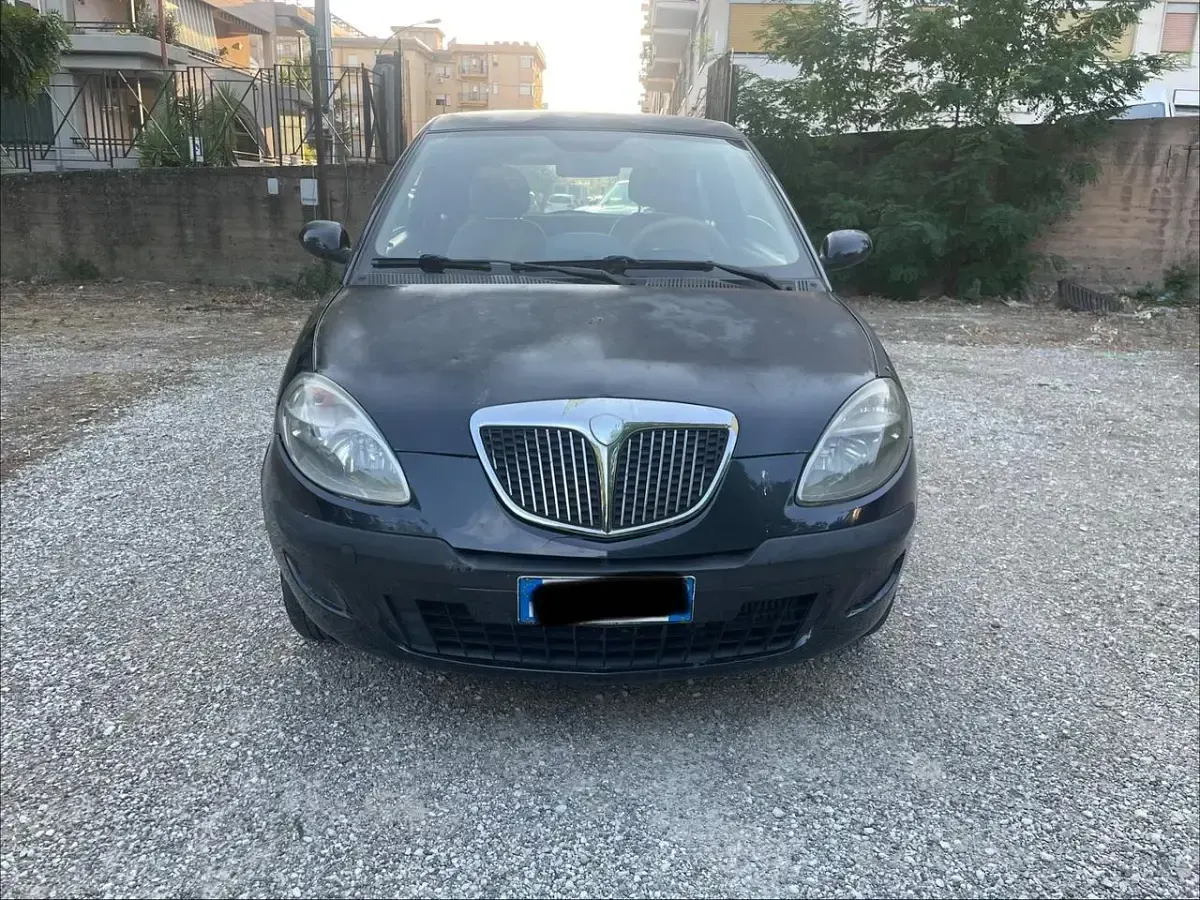 Usata Lancia Ypsilon 69 CV (50 kW) 2006 Nero Utilitaria