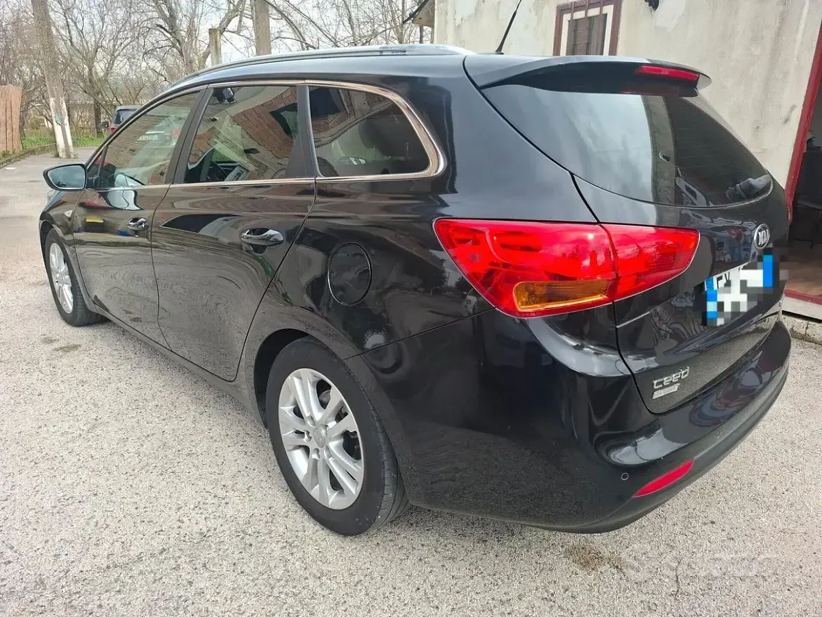 Usata Kia Ceed Sportswagon Active 128 CV (94 kW) 2015 Nero Station wagon