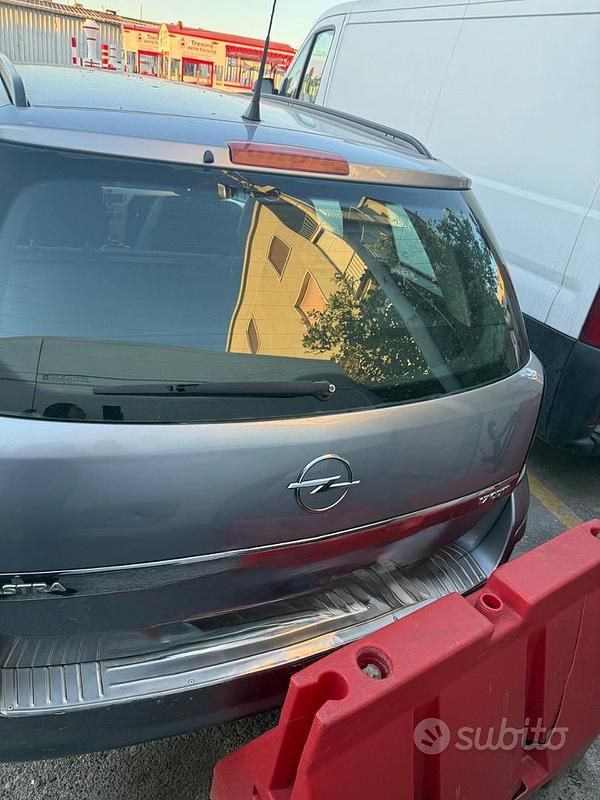 Usata Opel Astra 60 CV (44 kW) 2008 Station wagon