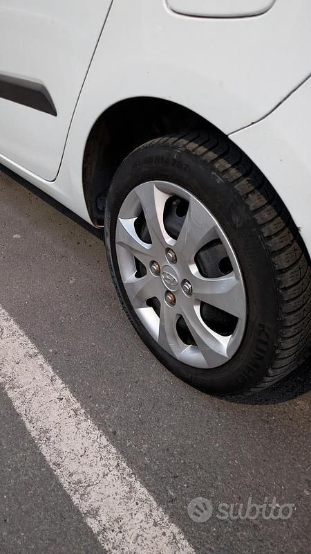 Usata Hyundai i10 69 CV (50 kW) 2013 Bianco Utilitaria
