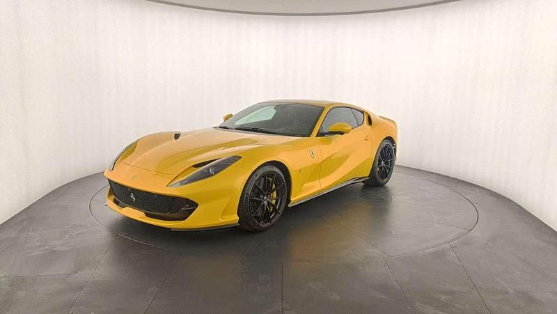 Usata Ferrari 812 795 CV (584 kW) 2020 Giallo