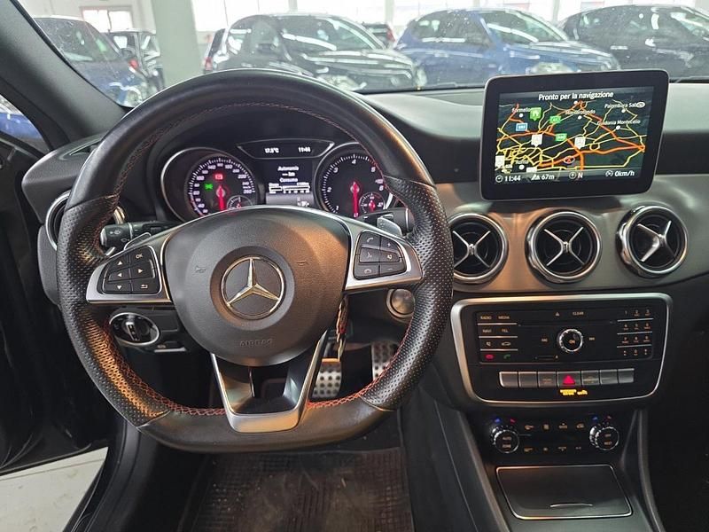 Usata Mercedes GLA200 Premium 136 CV (100 kW) 2017 Nero SUV