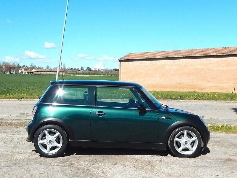 Usata Mini Cooper 116 CV (85 kW) 2004 Verde Utilitaria