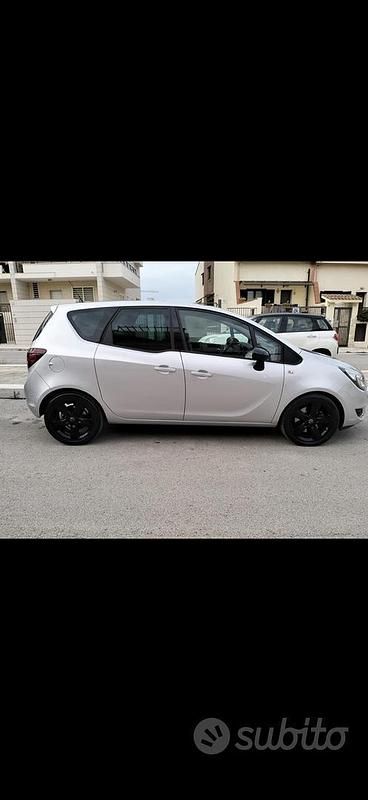 Usata Opel Meriva 136 CV (100 kW) 2014 Grigio Monovolume