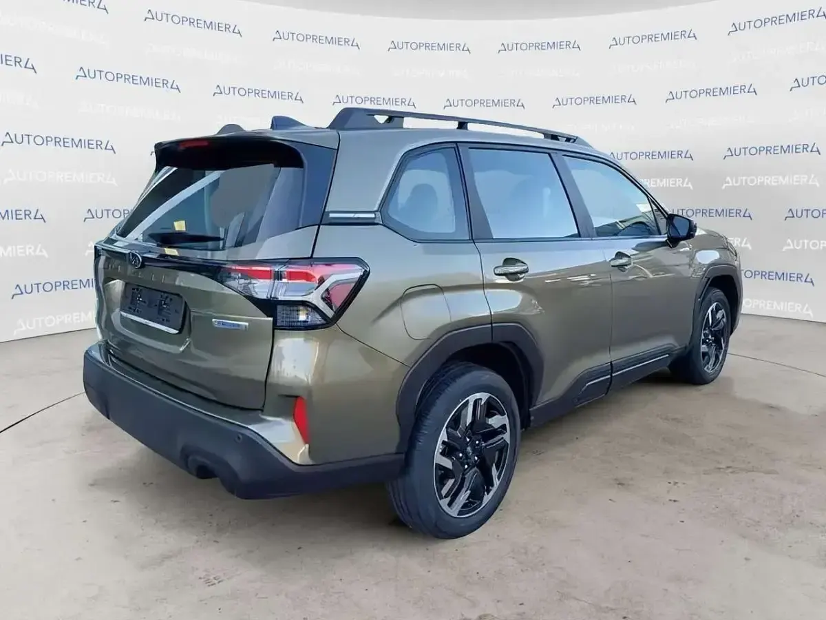 Nuova Subaru Forester 136 CV (100 kW) 2025 Verde SUV