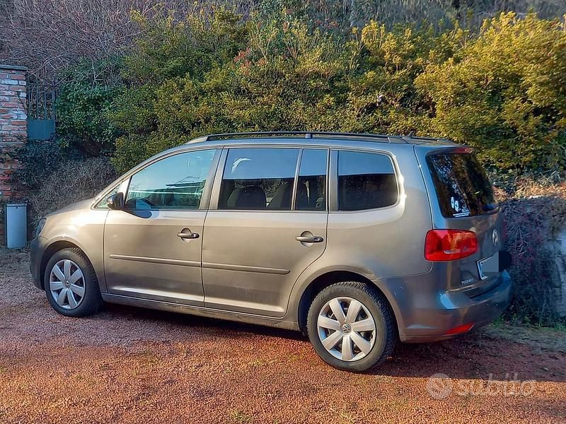 Usata VW Touran Comfortline 105 CV (77 kW) 2010 Grigio Monovolume