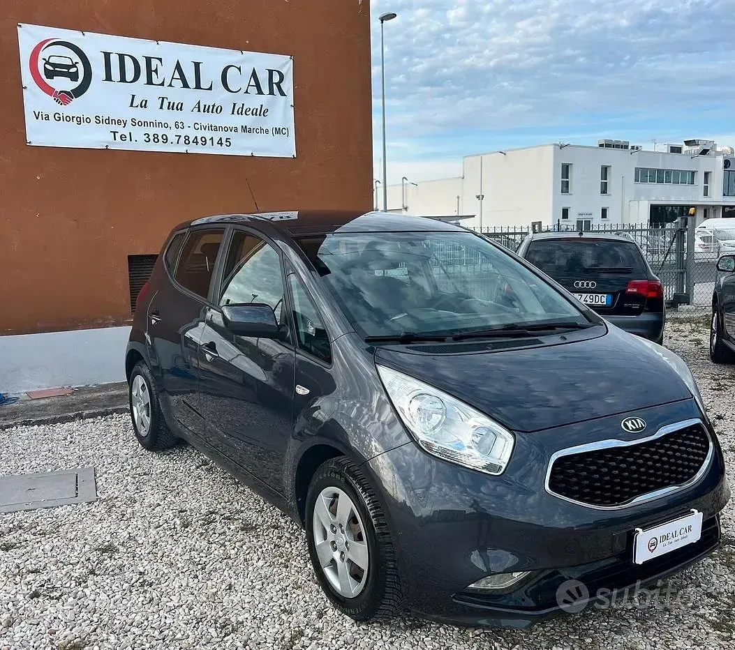 Usata Kia Venga Active 90 CV (66 kW) 2016 Blu Utilitaria