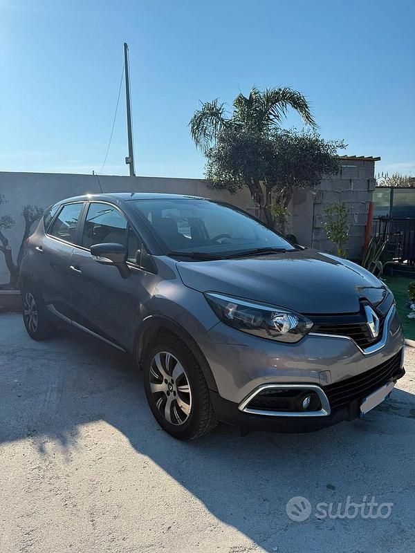 Usata Renault Captur 90 CV (66 kW) 2018 Grigio SUV