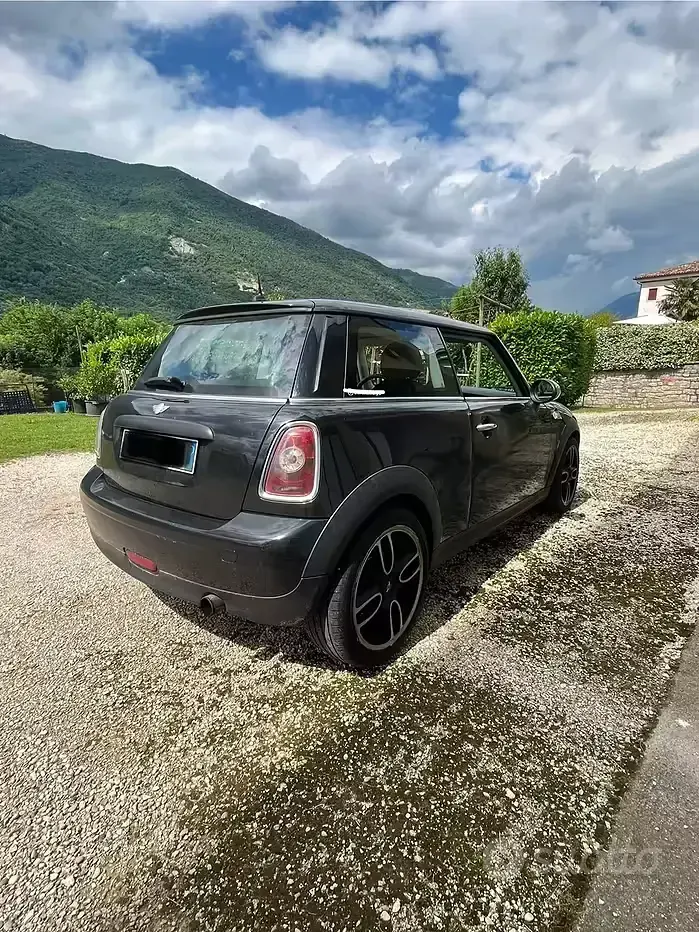 Usata Mini ONE 95 CV (69 kW) 2009 Nero Utilitaria