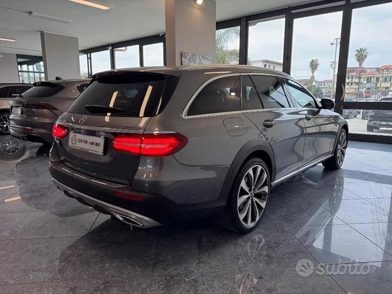 Usata Mercedes E220 All-Terrain Premium 194 CV (142 kW) 2017 Grigio met Station wagon