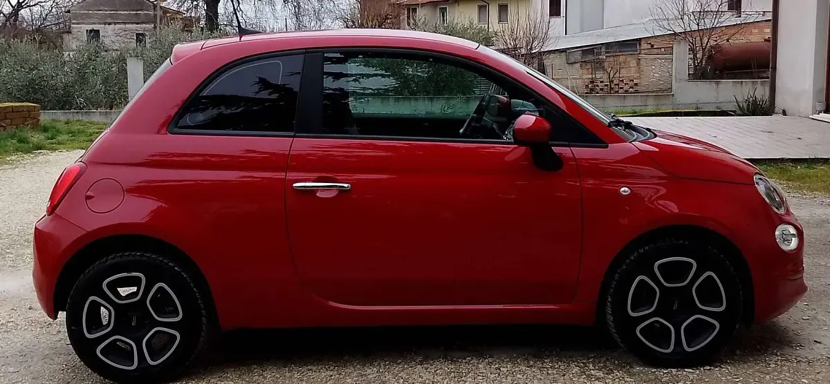 Usata Fiat 500 Club 69 CV (50 kW) 2022 Rosso Utilitaria