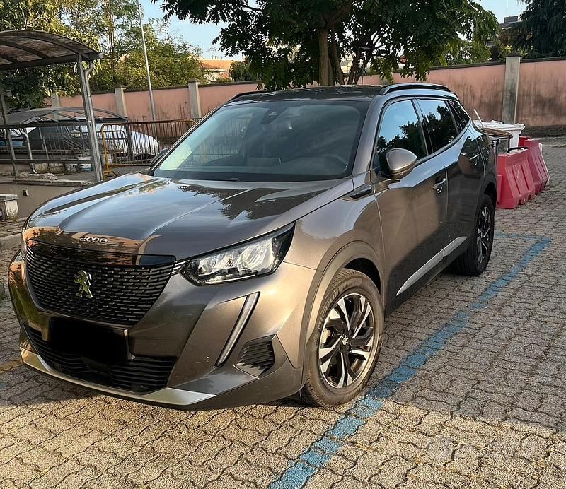 Używany Peugeot 2008 101 KM (74 kW) 2021 Szary SUV