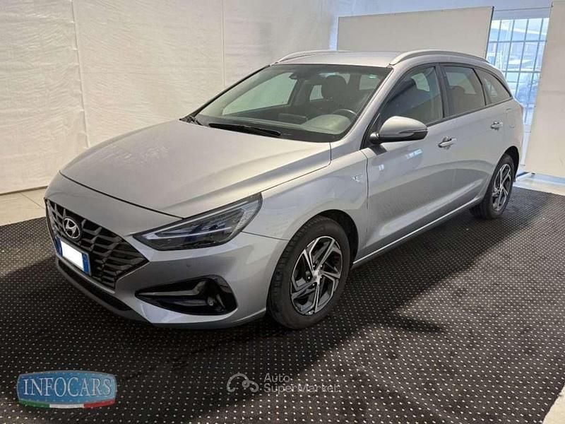Usata Hyundai i30 Prime 120 CV (88 kW) 2023 Argento metallizzato Station wagon