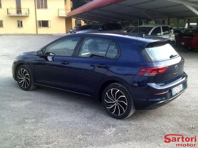 Usata VW Golf VIII 131 CV (96 kW) 2021 Blu Berlina