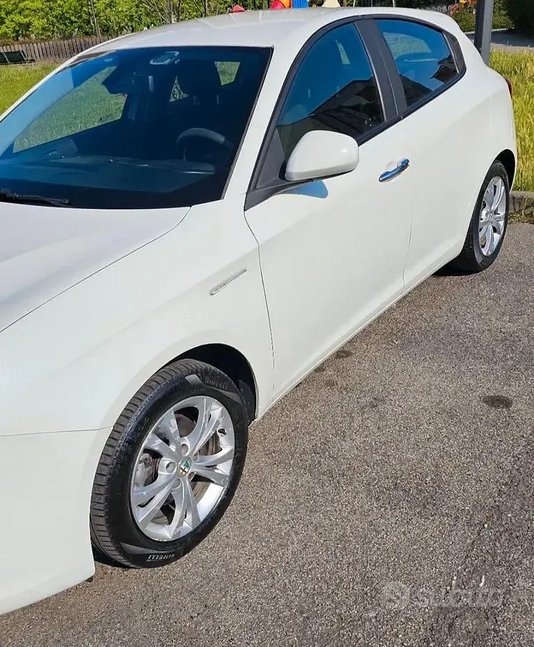 Usata Alfa Romeo Giulietta 109 CV (80 kW) 2013 Bianco Utilitaria