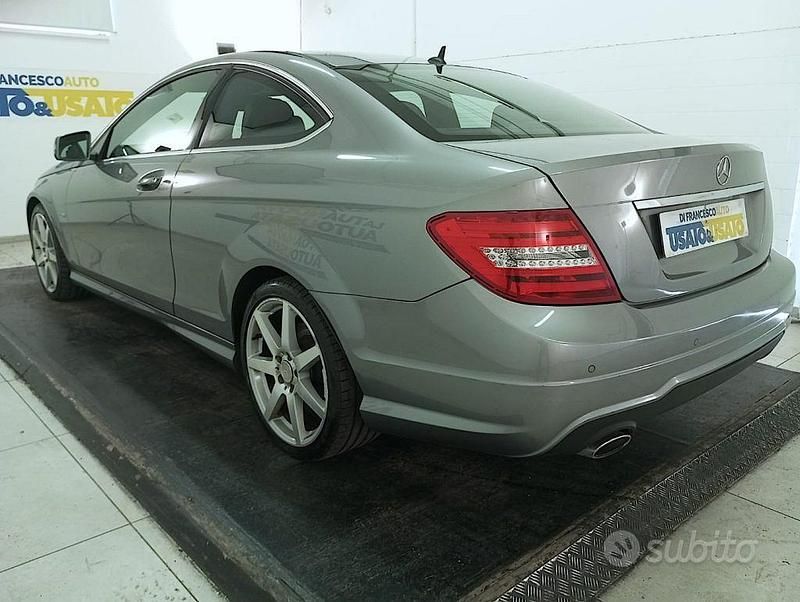 Usata Mercedes C220 Avantgarde 170 CV (125 kW) 2011 Grigio Coupé