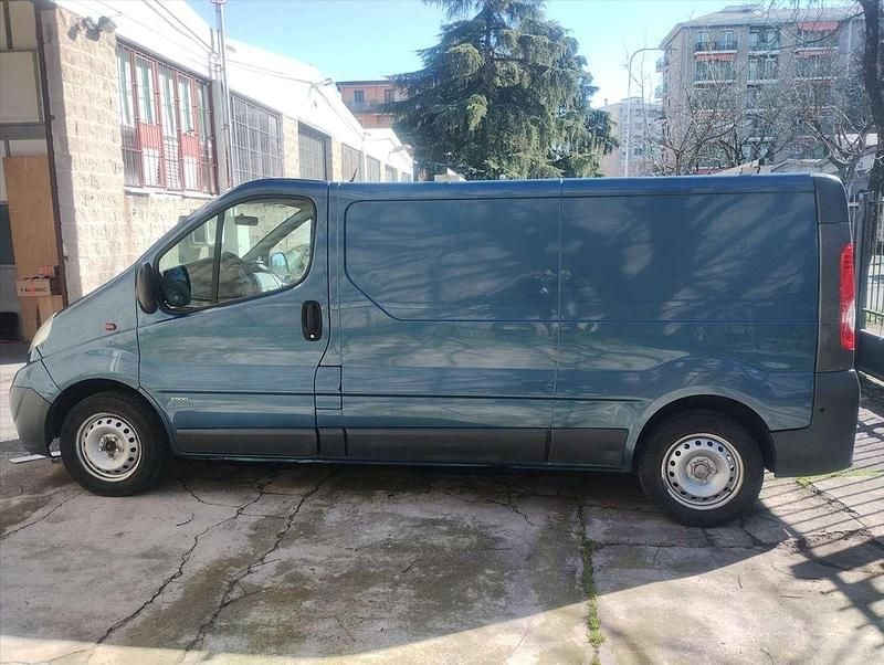 Usata Opel Vivaro 116 CV (85 kW) 2008 Blu/azzurro Monovolume