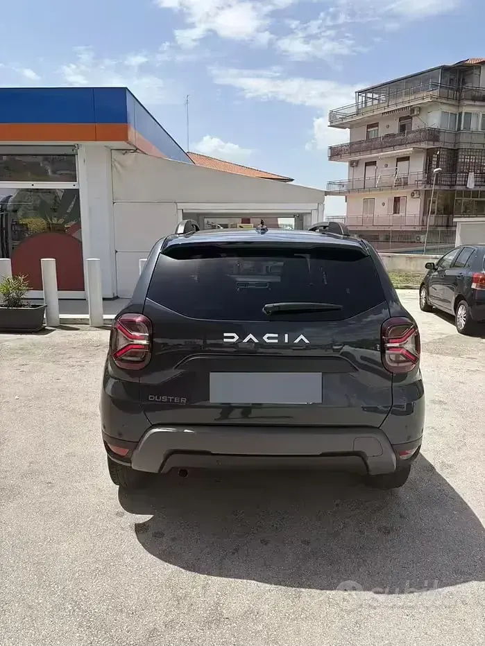 Usata Dacia Duster Journey 116 CV (85 kW) 2024 Grigio SUV