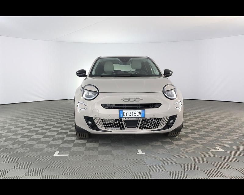 Usata Fiat 600 La Prima 100 CV (73 kW) 2025 Sabbia metallizzato SUV
