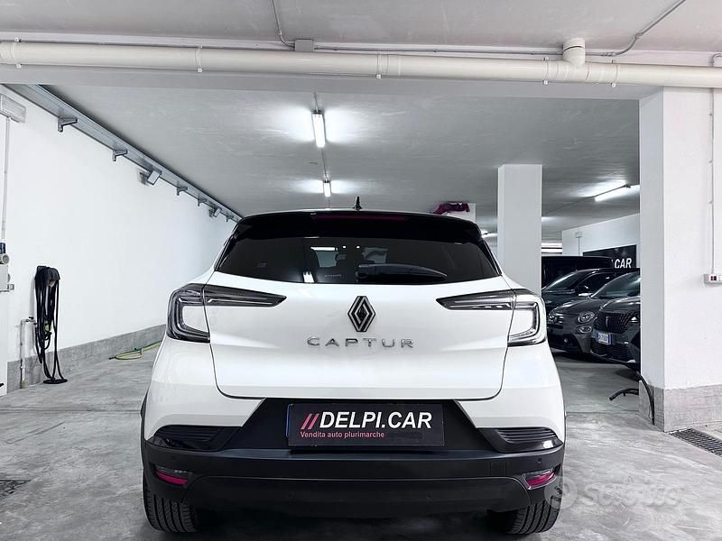 Usata Renault Captur Techno 100 CV (73 kW) 2024 Bianco SUV