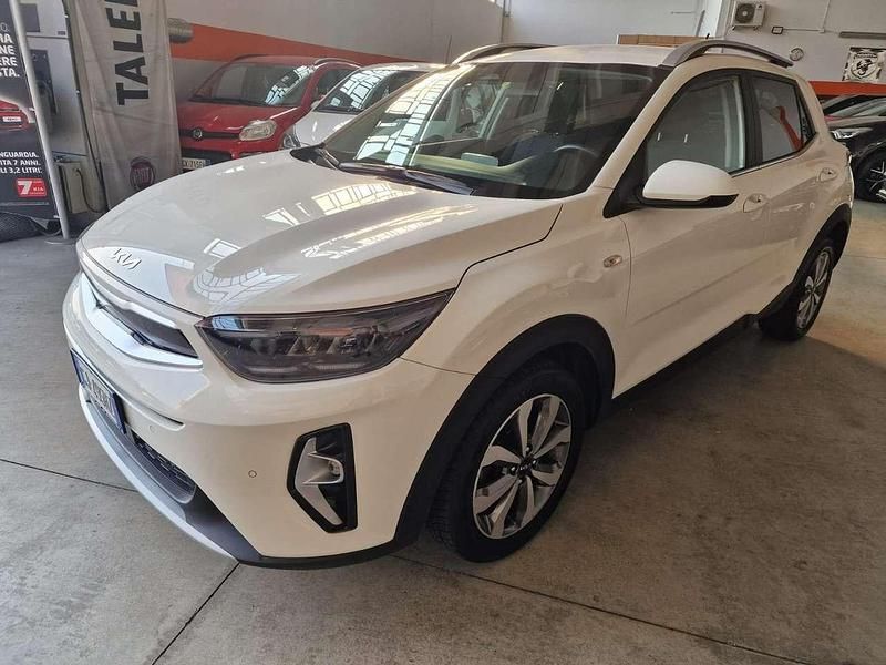 Usata Kia Stonic Style 84 CV (61 kW) 2022 Bianco SUV
