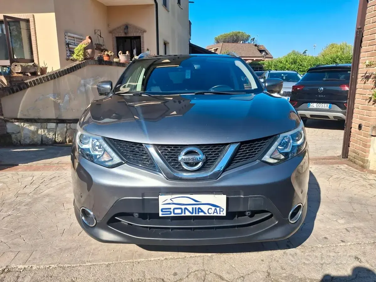 Usata Nissan Qashqai Tekna 131 CV (96 kW) 2015 Grigio SUV