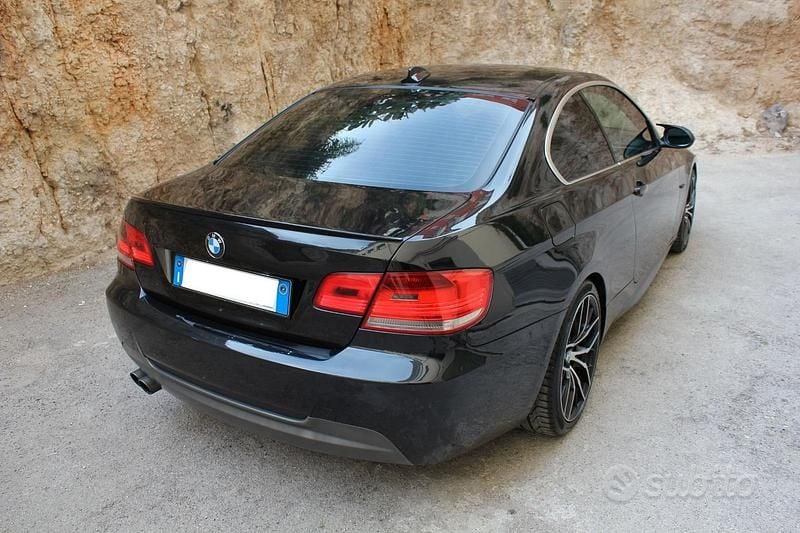 Usata BMW 330 M Sport 231 CV (169 kW) 2007 Nero Coupé