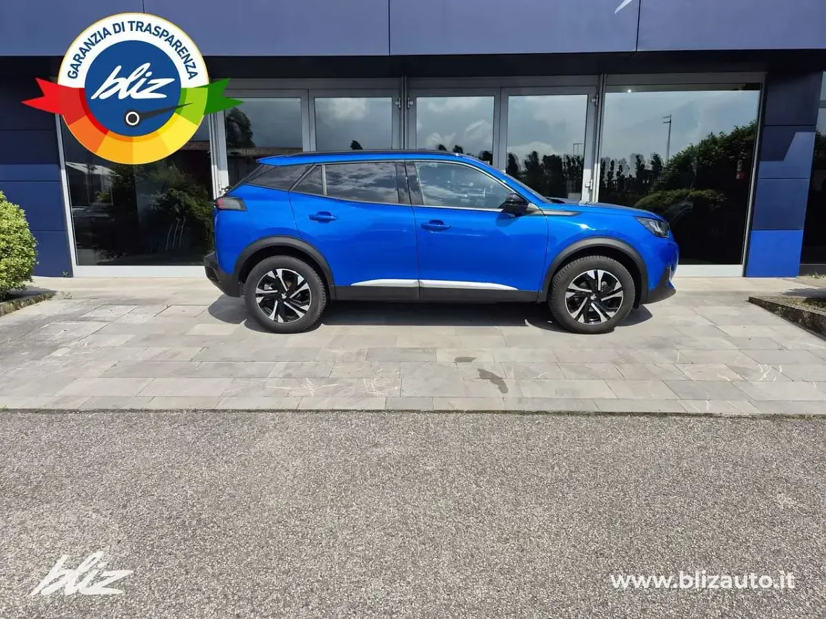 Usata Peugeot 2008 Allure 131 CV (96 kW) 2023 Blu SUV