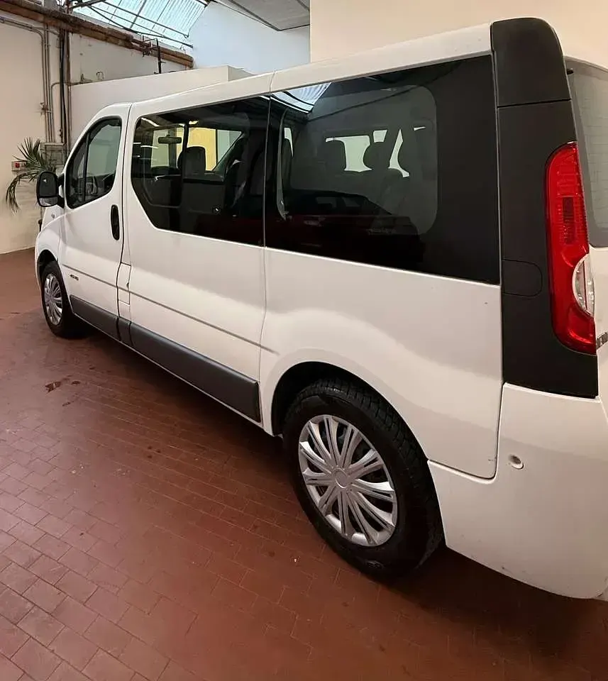 Usata Renault Trafic 114 CV (83 kW) 2011 Bianco Monovolume