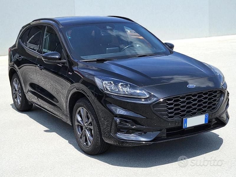 Usata Ford Kuga ST-Line 190 CV (139 kW) 2022 Nero metallizzato SUV