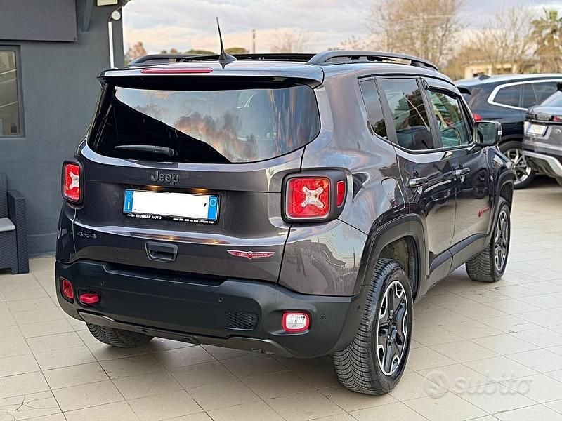 Usata Jeep Renegade Trailhawk 170 CV (125 kW) 2018 Grigio SUV