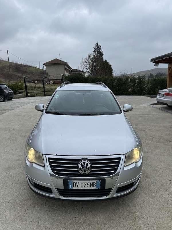 Usata VW Passat Highline 140 CV (102 kW) 2008 Grigio Station wagon