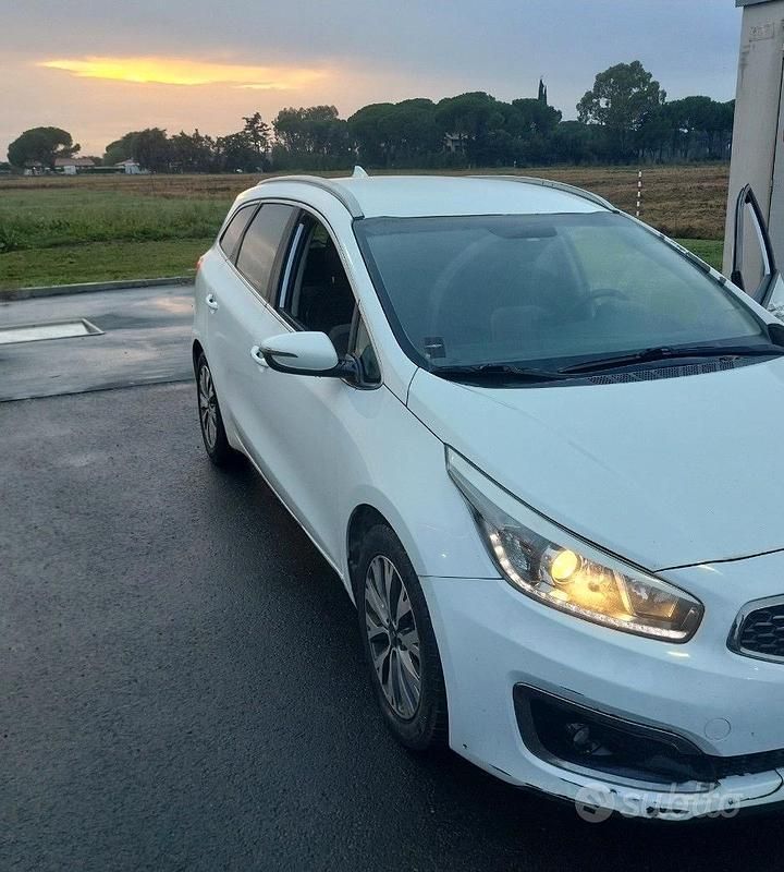 Bianco Usata 2018 Kia Ceed Due volumi | 3999 € (Super prezzo) - Immagine 1/4