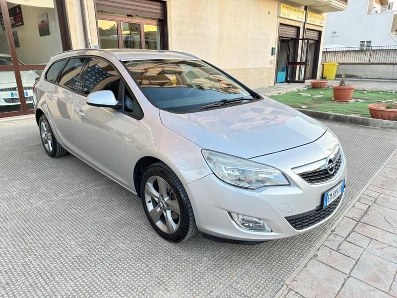 Usata Opel Astra 110 CV (80 kW) 2012 Grigio Station wagon