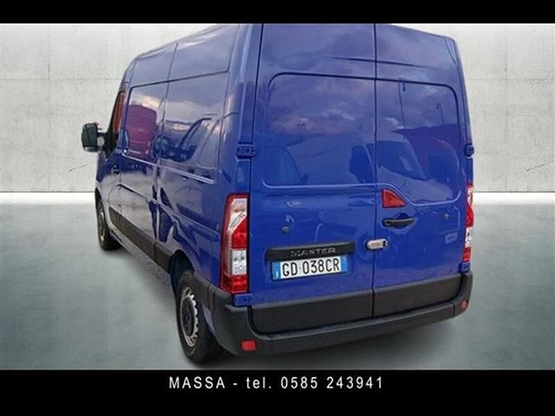 Usata Renault Master 135 CV (99 kW) 2021 Blu scuro Berlina