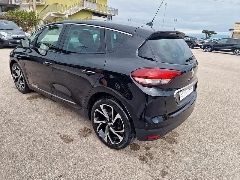 Usata Renault Scénic IV 120 CV (88 kW) 2019 Nero Monovolume