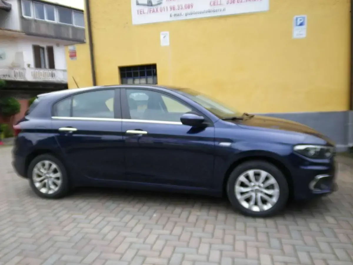 Usata Fiat Tipo Lounge 95 CV (69 kW) 2019 Blu/azzurro Berlina