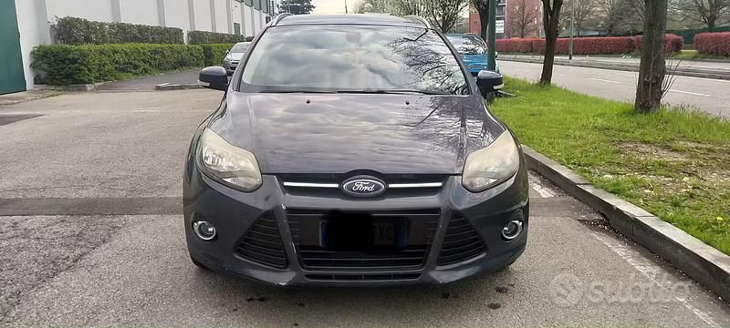 Usata Ford Focus Titanium 115 CV (84 kW) 2013 Blu Station wagon