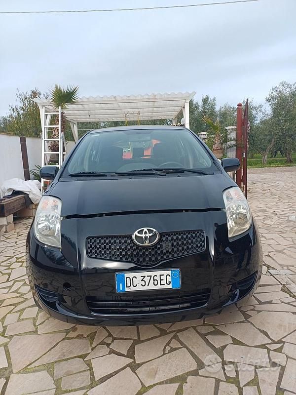 Nero Usata 2009 Toyota Aygo Due volumi | 2999 € (Buon prezzo) - Immagine 1/4