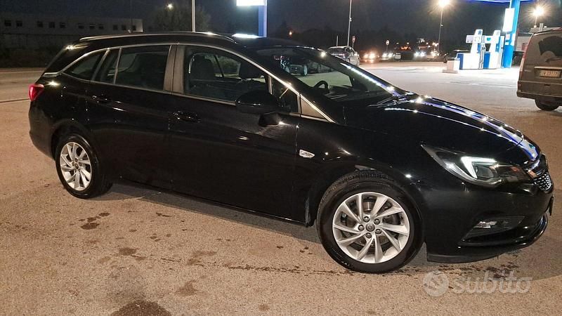 Usata Opel Astra 110 CV (80 kW) 2018 Nero Station wagon