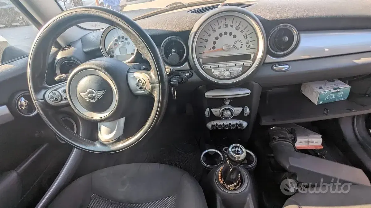 Usata Mini Cooper D 109 CV (80 kW) 2008 Bluazzurro Utilitaria