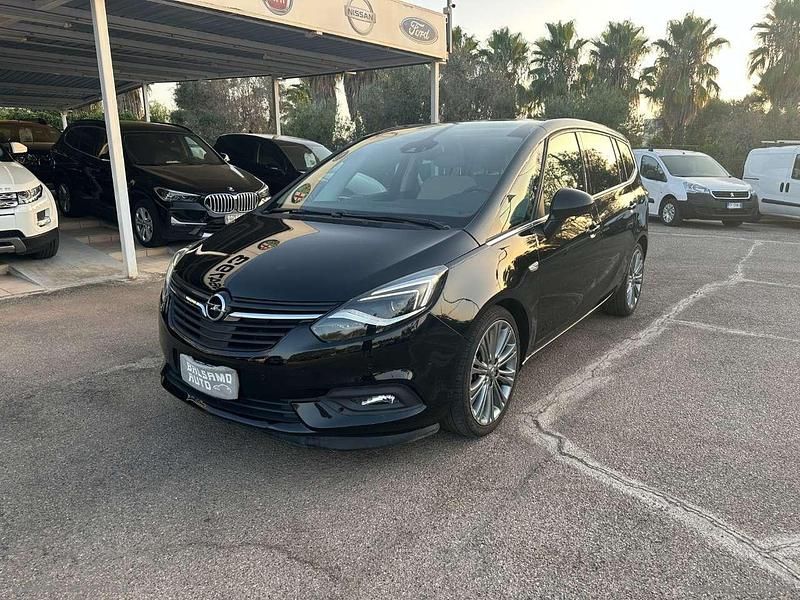 Usata Opel Zafira Tourer Cosmo 170 CV (125 kW) 2016 Nero Monovolume