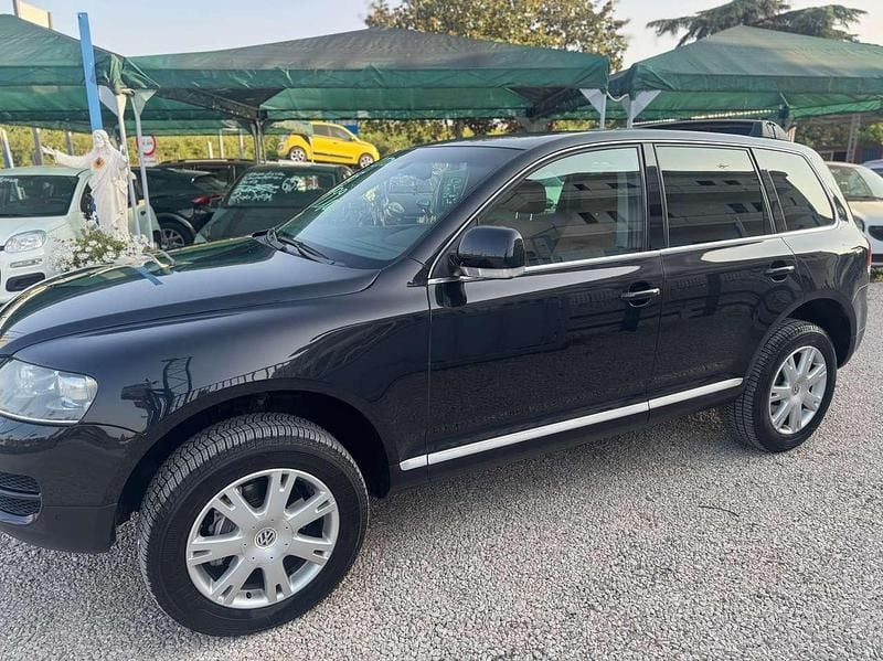 Usata VW Touareg 224 CV (164 kW) 2005 Nero SUV