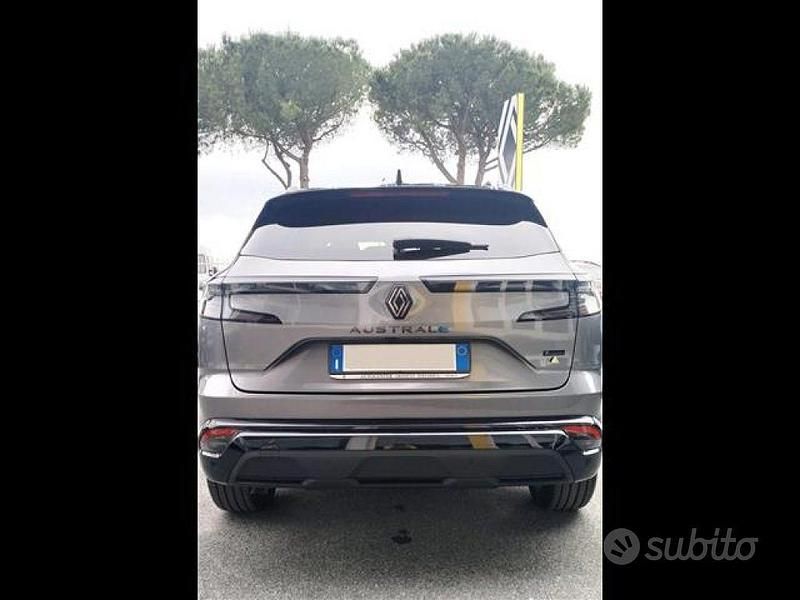 Usata Renault Austral Techno Esprit Alpine 200 CV (147 kW) 2023 Grigio metallizzato SUV