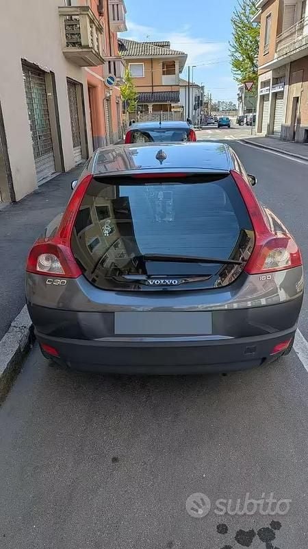 Usata Volvo C30 Kinetic 109 CV (80 kW) 2008 Grigio Utilitaria