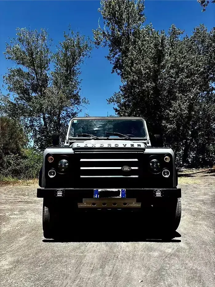 Usata Land Rover Defender 68 CV (50 kW) 1996 SUV
