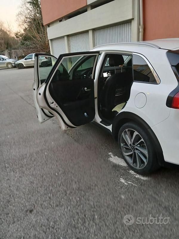 Usata Kia Niro 141 CV (103 kW) 2019 Bianco SUV