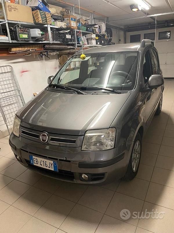 Grigio Usata 2010 Fiat Panda Due volumi | 5000 € (Molto cara) - Immagine 1/4